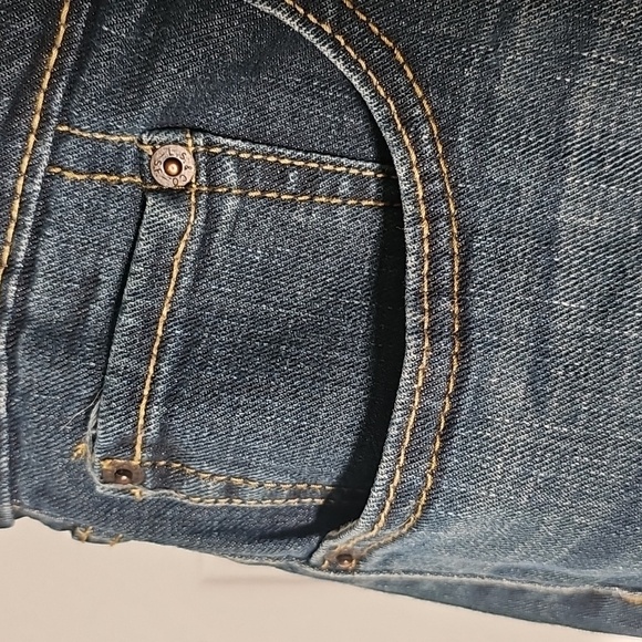 Signature Levis Blue Men's Jeans. 32X30 561 Relaxed. Very Good Used Condition. - Picture 3 of 10